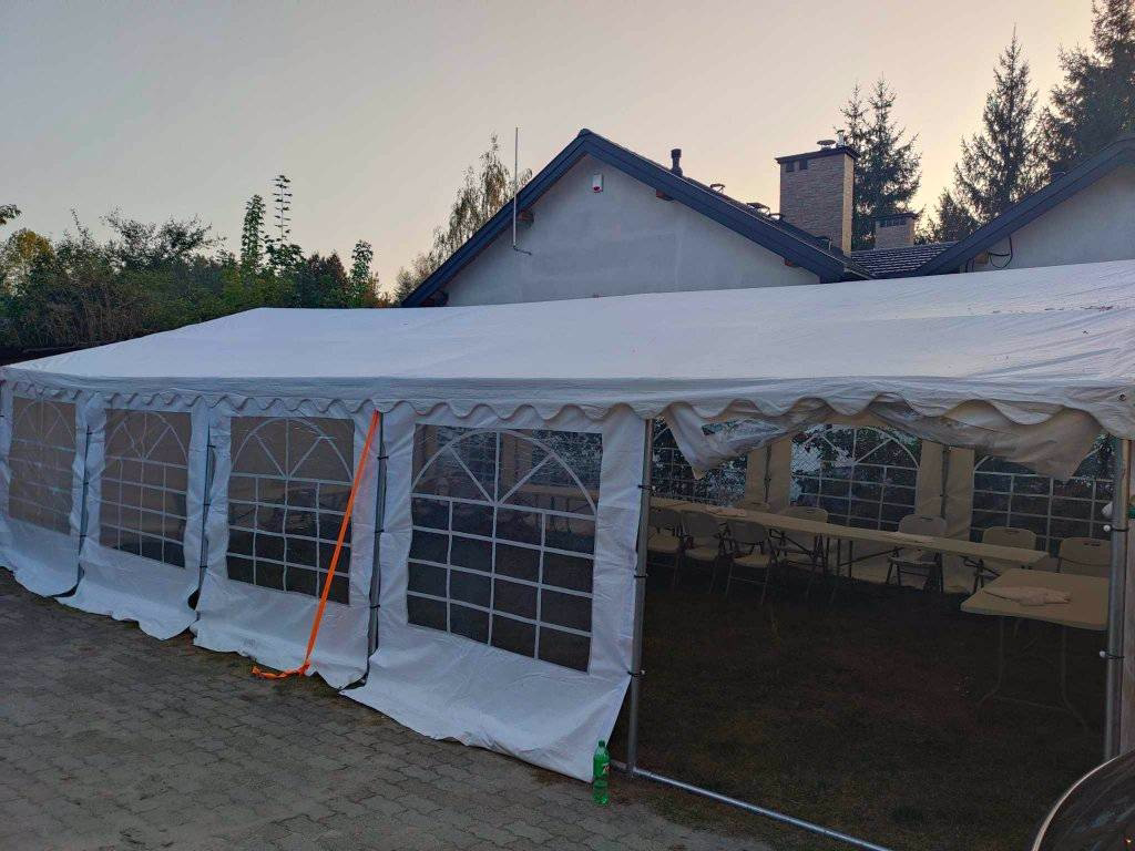 namiot od wewnątrz